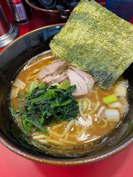 「ラーメン➕麺固め➕脂多め」@らーめん 谷瀬家 新橋店の写真