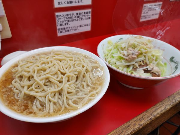 「麺増し大（ヤサイアブラ）￥８８０」@ラーメン二郎 京急川崎店の写真