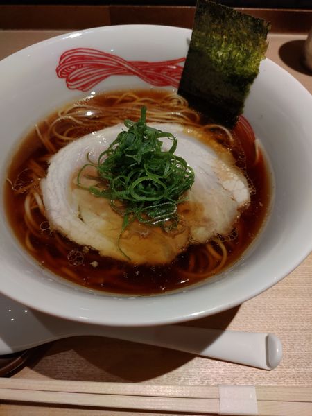 「醤油らぁ麺(味玉)」@NIPPON RAMEN 凛 TOKYOの写真