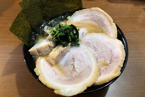 「特製チャーシュー麺950円+ライス50円」@歩家の写真