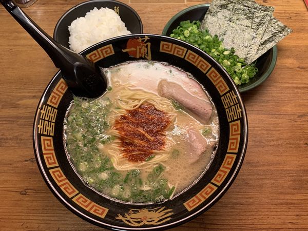 「ネギ海苔ラーメン1170+小飯200=1370円」@天然とんこつラーメン 一蘭 那覇国際通り店の写真