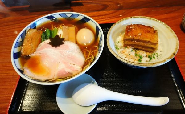 「特製中華そば 角煮飯」@食煅 もみじの写真