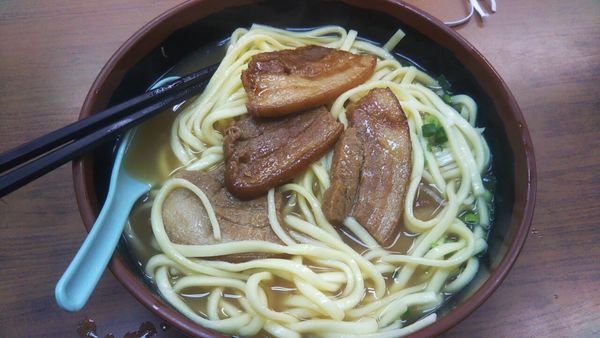 「三枚肉そば（大盛）」@うちなーすば ヤージ小の写真