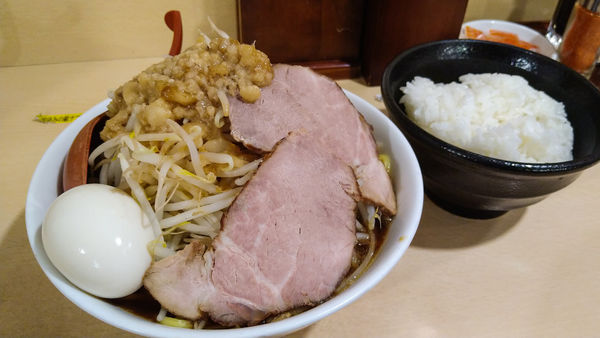 「限定/極豚スタミナ利尻富士+特盛り+玉子+ごはん大+他」@北海道 恵比寿の写真