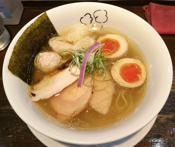 「特製塩らー麺」@鶏喰～TRICK～の写真