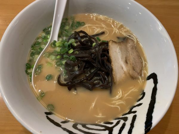 「博多ラーメン」@然屋 草加店の写真