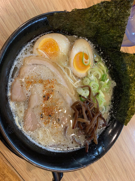 「豚骨ラーメン」@二代目 麺の坊 晴レル屋の写真