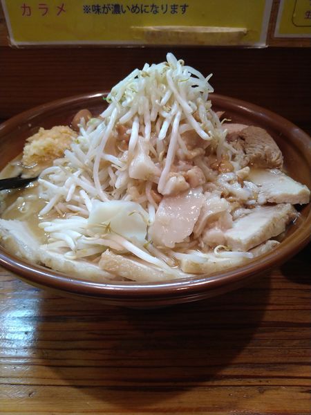 「大ぶた　麺600グラム　豚マシ×2　うずら」@ラーメンだるま 小倉店の写真