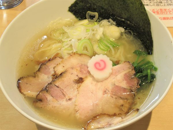 「塩ラーメン（900円）」@中華そば 結。の写真