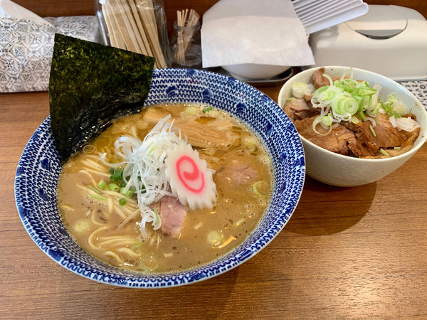 「魚介とんこつらーめん＋チャーシュー丼」@麺屋わおんの写真