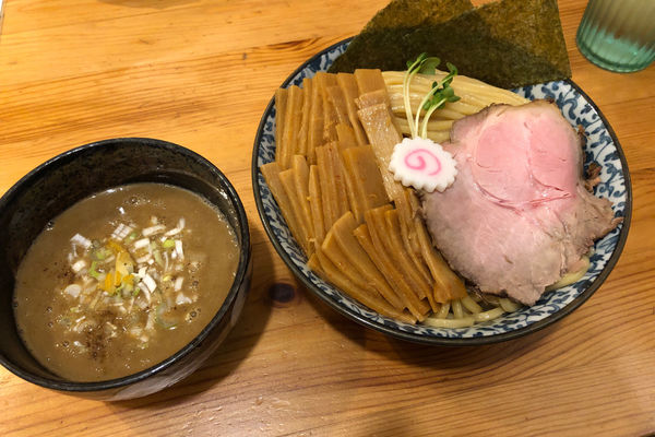 「濃厚鶏豚骨魚介つけめん(中)950円+たけのこ甘辛煮」@麺処はなぶさの写真
