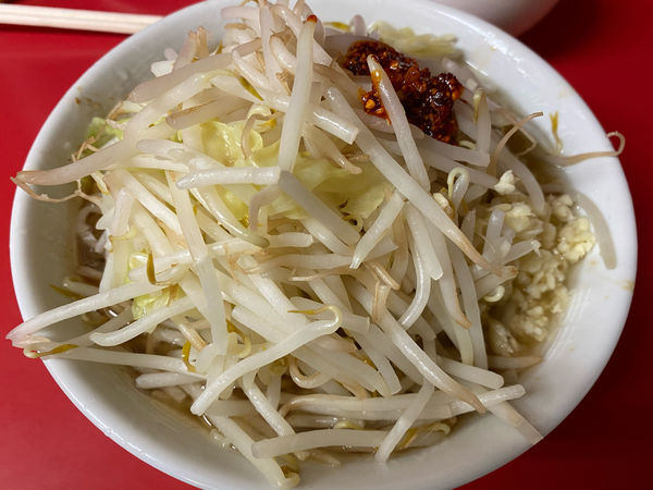 「小ラーメン 玉子 ヤサイ ニンニクラー油」@ラーメン二郎 千住大橋駅前店の写真