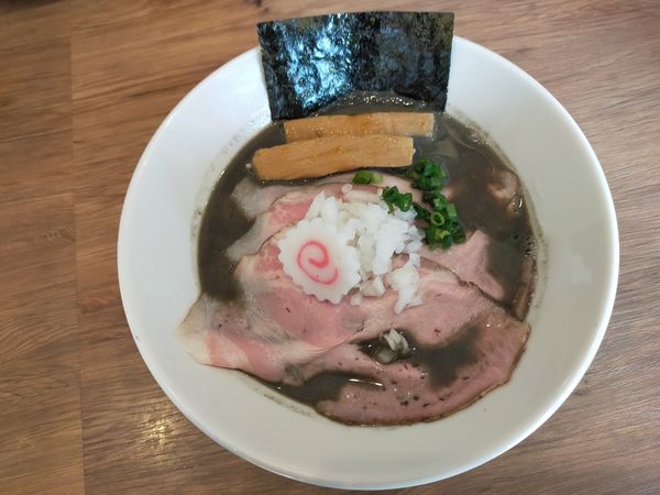 「ブラッククラーケン２」@煮干拉麺 小烏丸 問屋町店の写真