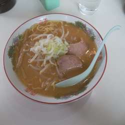味噌ラーメン　麺固め　700円