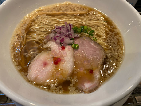 「背脂中華そば」@noodles kitchen GUNNERS 新丸子店の写真