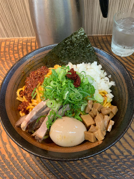 「辛あぶらそば（限定）」@らーめん 瞠 恵比寿店の写真