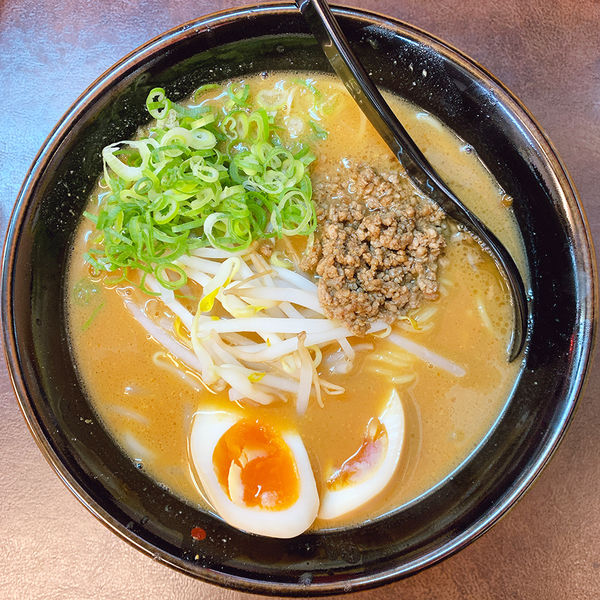 「味噌ラーメン＋味付玉子」@天下一品 池尻店の写真