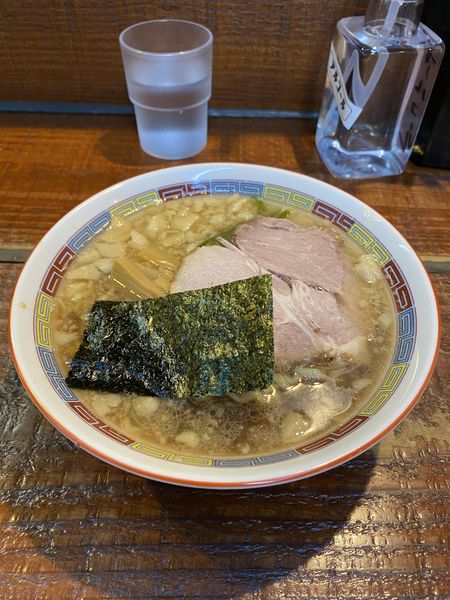 「背脂煮干鰮らーめん」@煮干鰮ラーメン圓 たま館店の写真