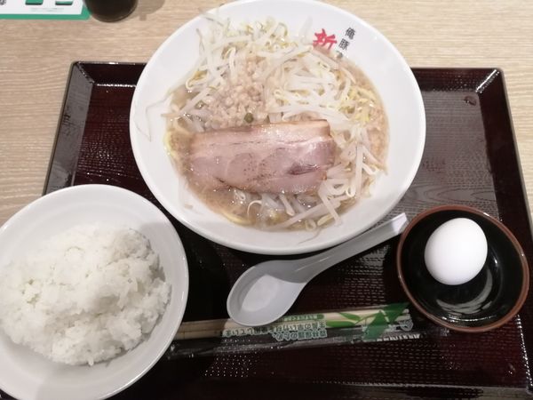 「二郎ラーメン朝定食（並盛）」@俺豚骨 新 shin 春日井店の写真