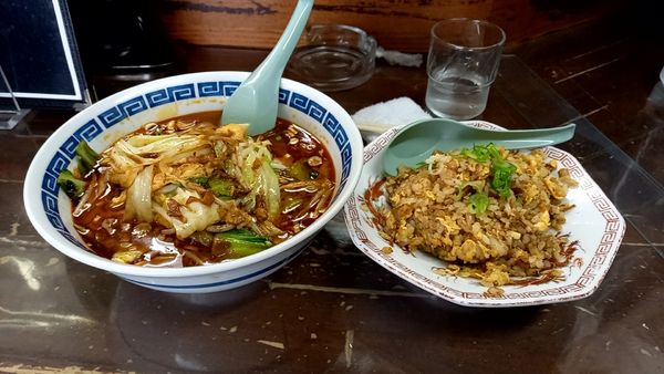 「サンラータンメン・半チャーハンセット」@中華 虎楼の写真