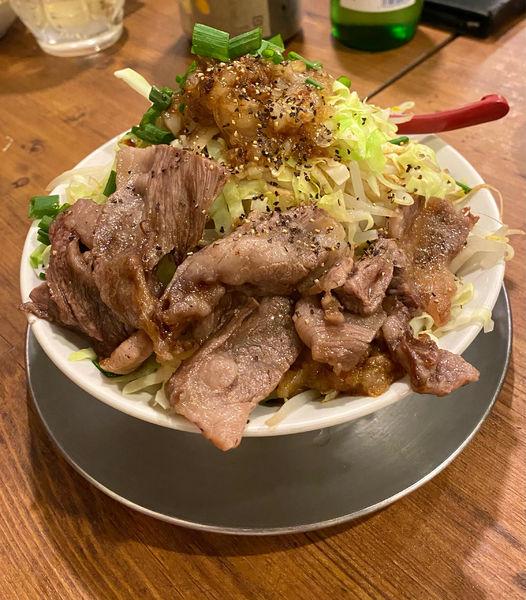 「限定 牛二郎」@立ち呑み居酒屋 金町製麺の写真