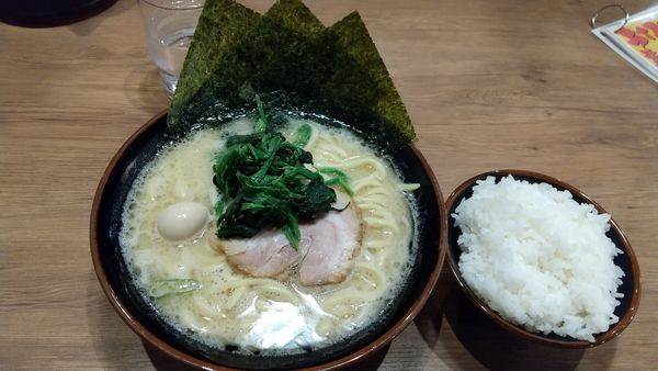 「塩ラーメン700円」@横浜家系ラーメン 沼田家の写真