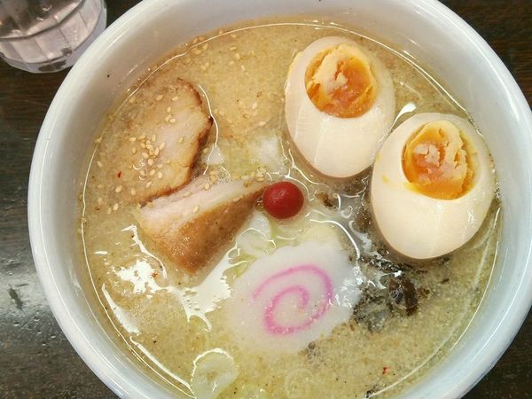 「しおらーめん＋香味玉子」@らーめん 山頭火 渋谷店の写真