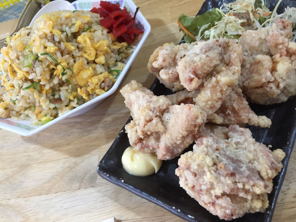 「チャーハン + 唐揚げ」@虎龍馬の写真