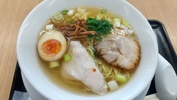 「しお中華そば800円」@鳥藤とりそばスタンドの写真