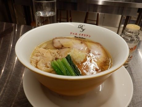 「黄金の塩らぁ麺」@らぁ麺 ドゥエ イタリアン 東急プラザ渋谷の写真