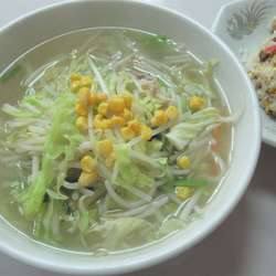 タンメン（830円）＋半チャーハン（390円）