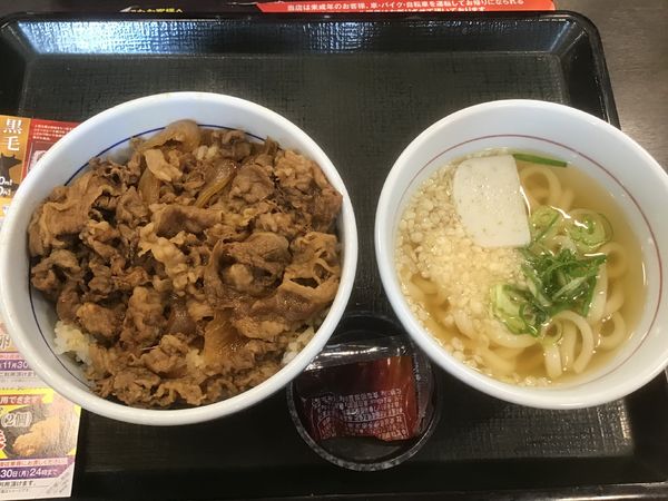 「和風牛丼並380円麻辣タレ40円(クーポンで小うどん無料)」@なか卯 静岡小鹿店の写真