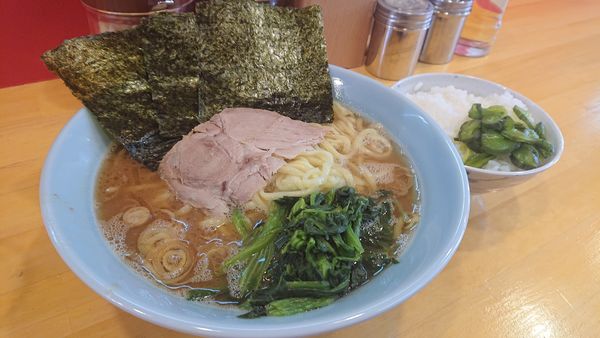 「鮪醤油ラーメン中」@横浜家系ラーメン みと家の写真