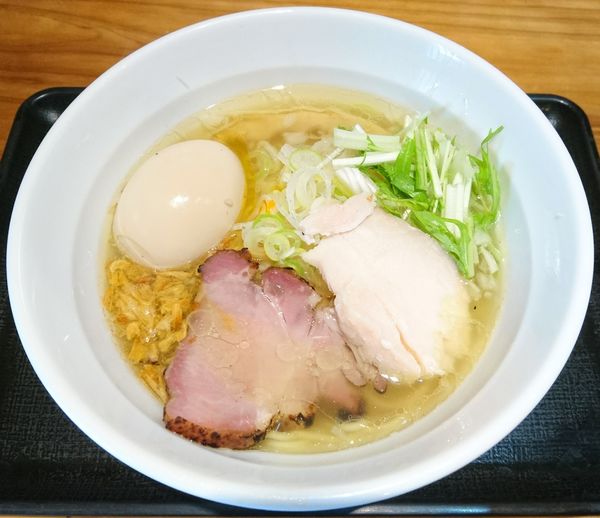 「【限定】鶏そば＋味玉」@つけめん・らーめん・煮干そば 金狼の写真