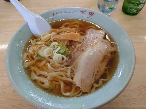 「手打ちラーメン660円＋特製ジャンボ餃子(3ヶ)400円 他」@手打ちラーメン 万里の写真