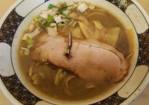 「すごい煮干ラーメン　醤油」@すごい煮干ラーメン野毛 すし 釣りきんの写真