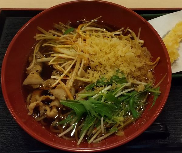 「ピり辛葱豚中華＋クーポン海老天　580円」@ゆで太郎 大崎広小路店の写真