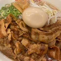 肉玉そば＋豚ばら＋生卵（サービス）