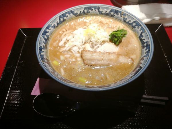 「魚介味噌ラーメン850円」@麺匠佐蔵 長野駅前店の写真