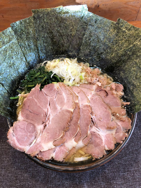「チャーシュー麺大盛り　小ライス　海苔」@替玉無双 豚ざむらいの写真