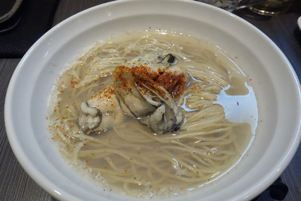 「牡蠣七味鯛そば」@柳麺 呉田-goden-の写真