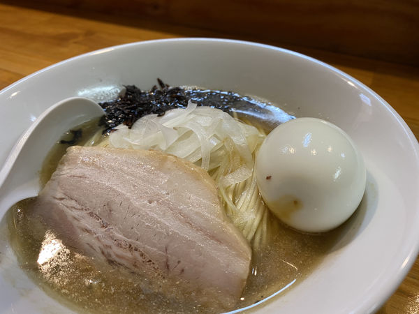 「白醤油 850円 味玉 150円」@煮干中華ソバ イチカワの写真