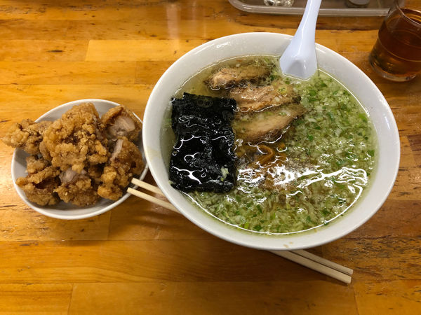 「塩ラーメン+半パーコー」@珉珉の写真