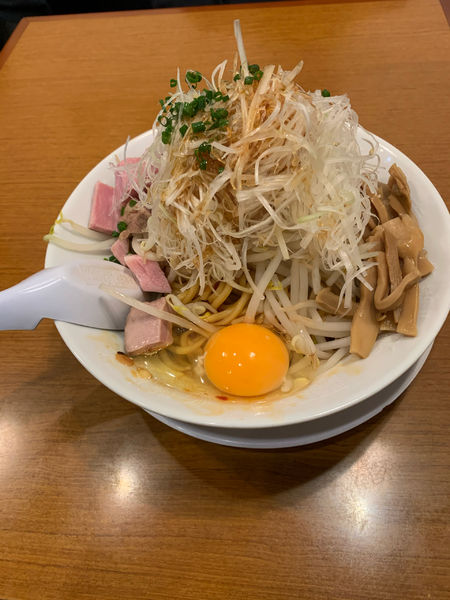 「辛味まぜそば」@稲荷屋の写真