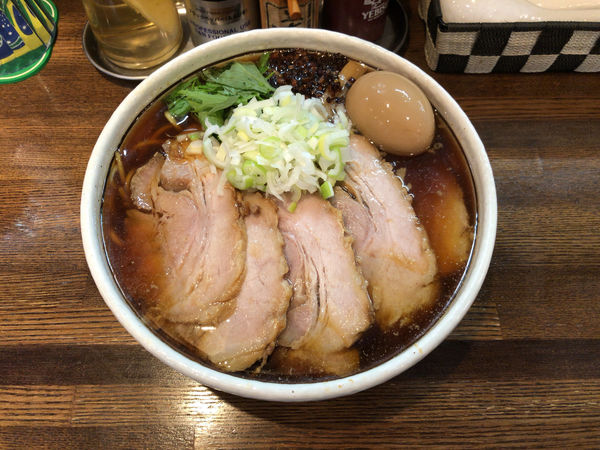 「しょうゆらぁめん」@SPORTS DINING REGISTAの写真