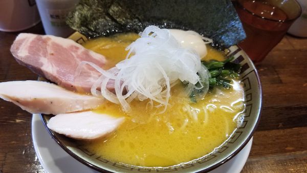 「鶏コテらぁ麺　特製醤油」@らぁ麺 しろがね 松本本店の写真