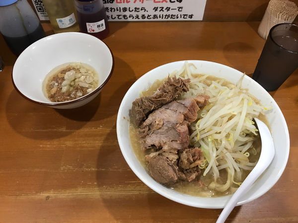 「ラーメン＋肉カス」@ラーメン赤沼 熊谷店の写真