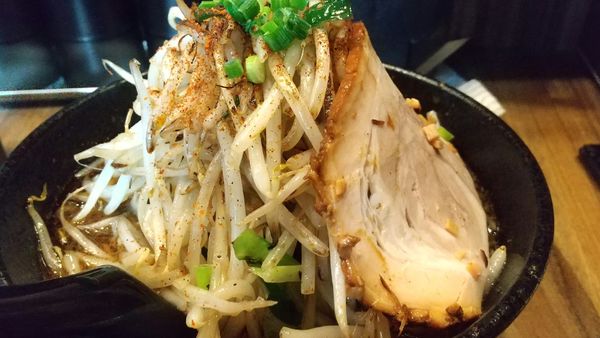 「辛焦がし味噌タンメン＋野菜」@辛焦がし味噌たん麺 一向の写真