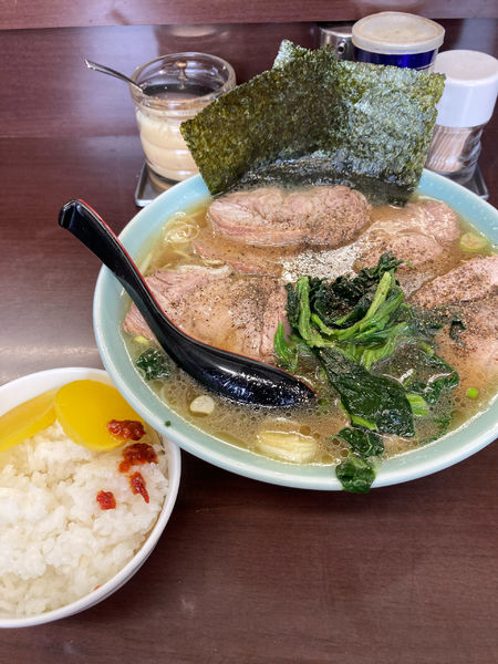 「チャーシューメン　小ライス少なめ」@ラーメンショップ 二ツ橋店の写真