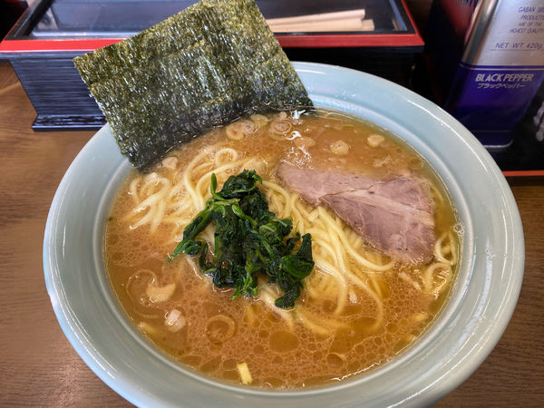 「ラーメン中盛りかため多め」@寿々㐂家の写真